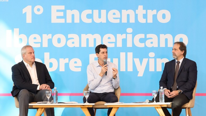 Wado de Pedro: "Argentina necesita más líderes positivos para que corten con situaciones de bullying"